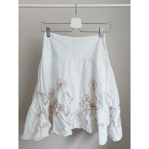 COSTA BLANCA | White Embroidered Skirt - Picture 1 of 7
